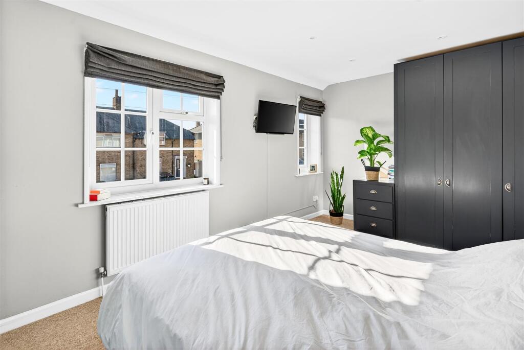17  To Let 2 Bedroom House Blanchland Road SM4 www