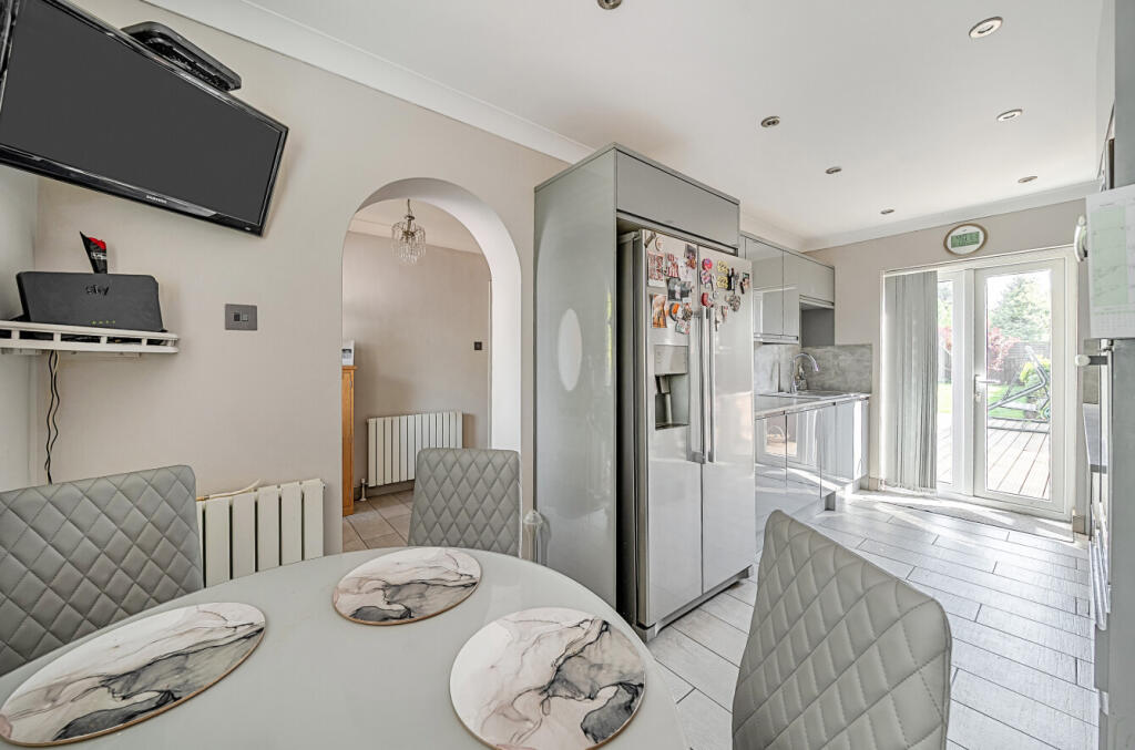 51-6822341058879-...