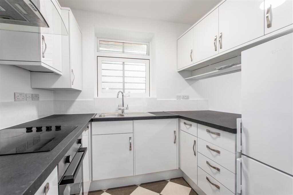 F1 8 Hampstead Hill Gnds-13.jpg