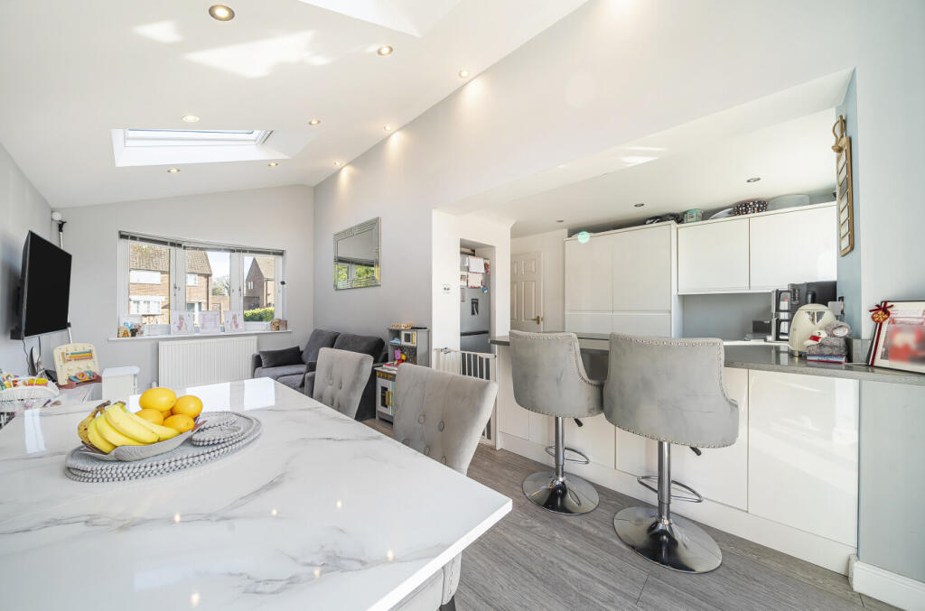 Kitchen/Family/Diner