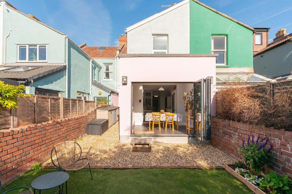 3B9RKE - External E.jpg