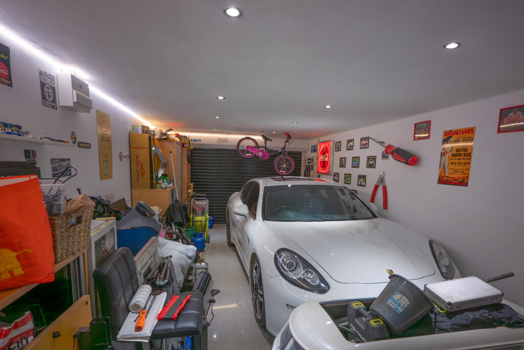 GARAGE