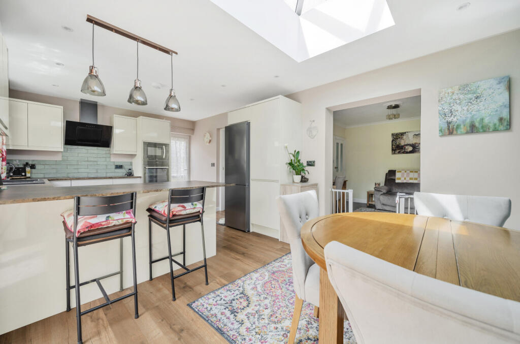 Kitchen/Breakfast Rm