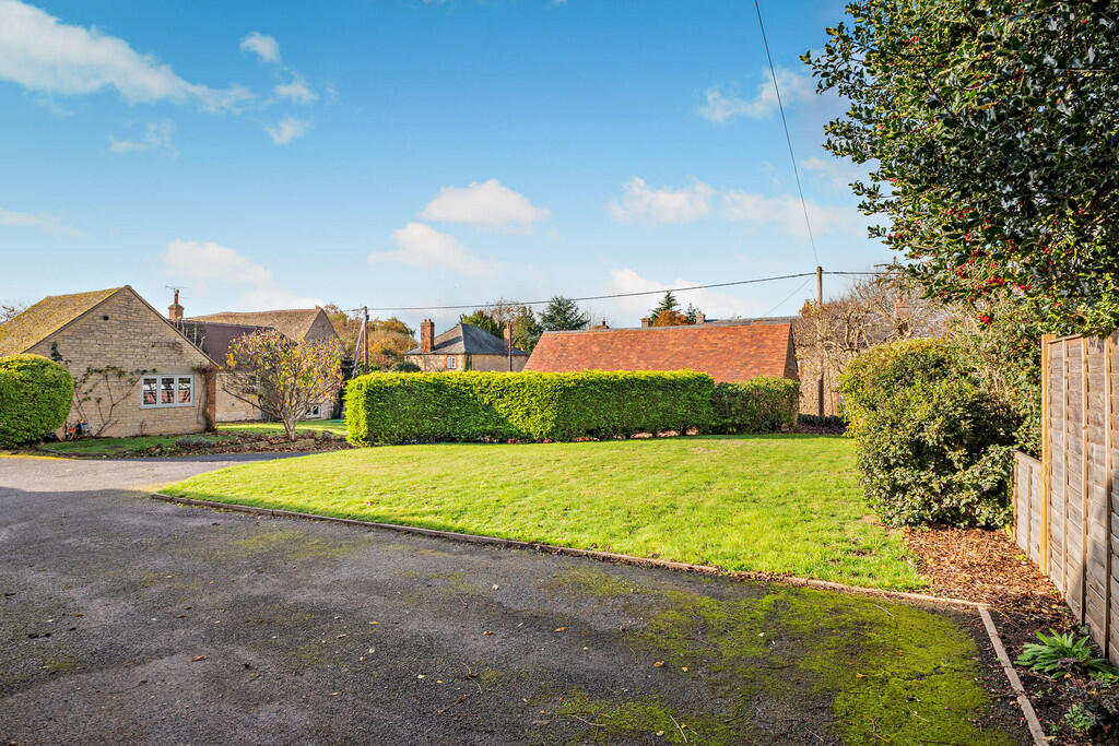 8668996-exterior1...