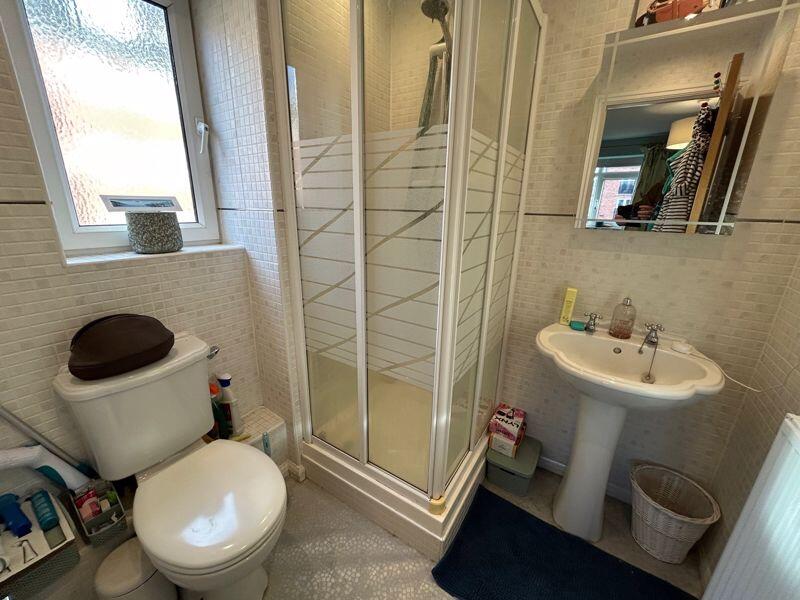 EN SUITE