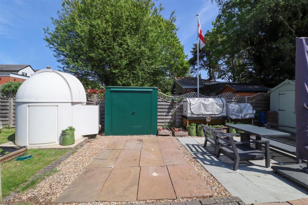 Garden &amp; Parking