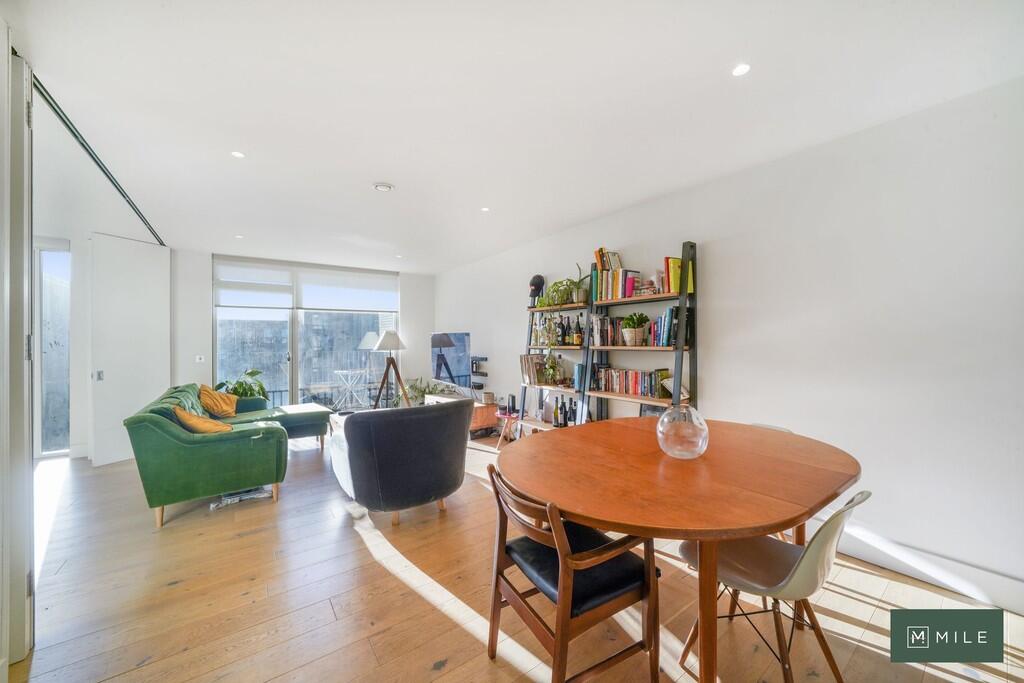 Apartment 26, Nau...