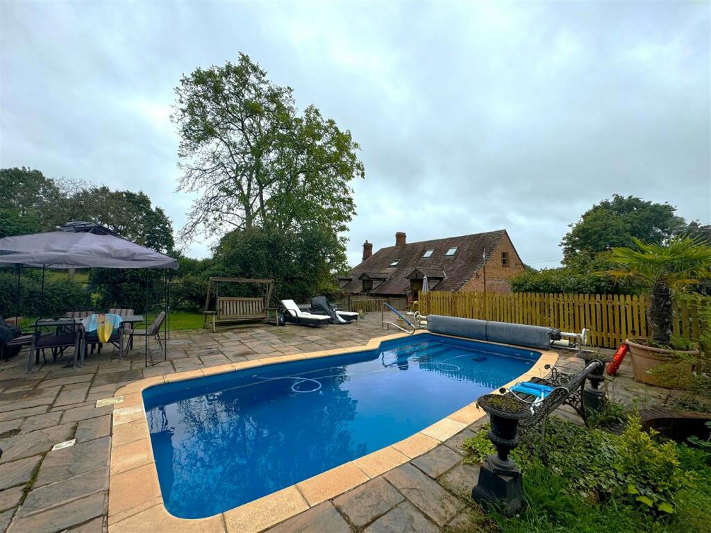 pool.jpg
