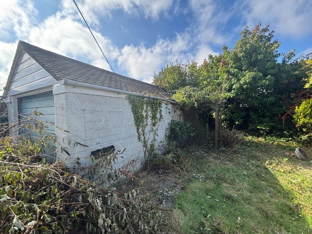 Detached Garage 