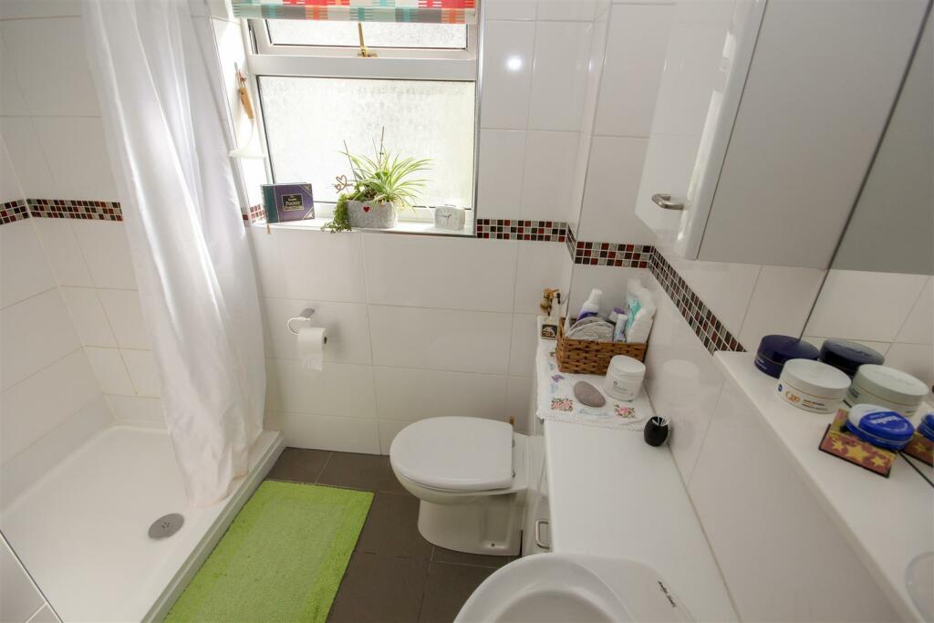 Shower Room.jpg