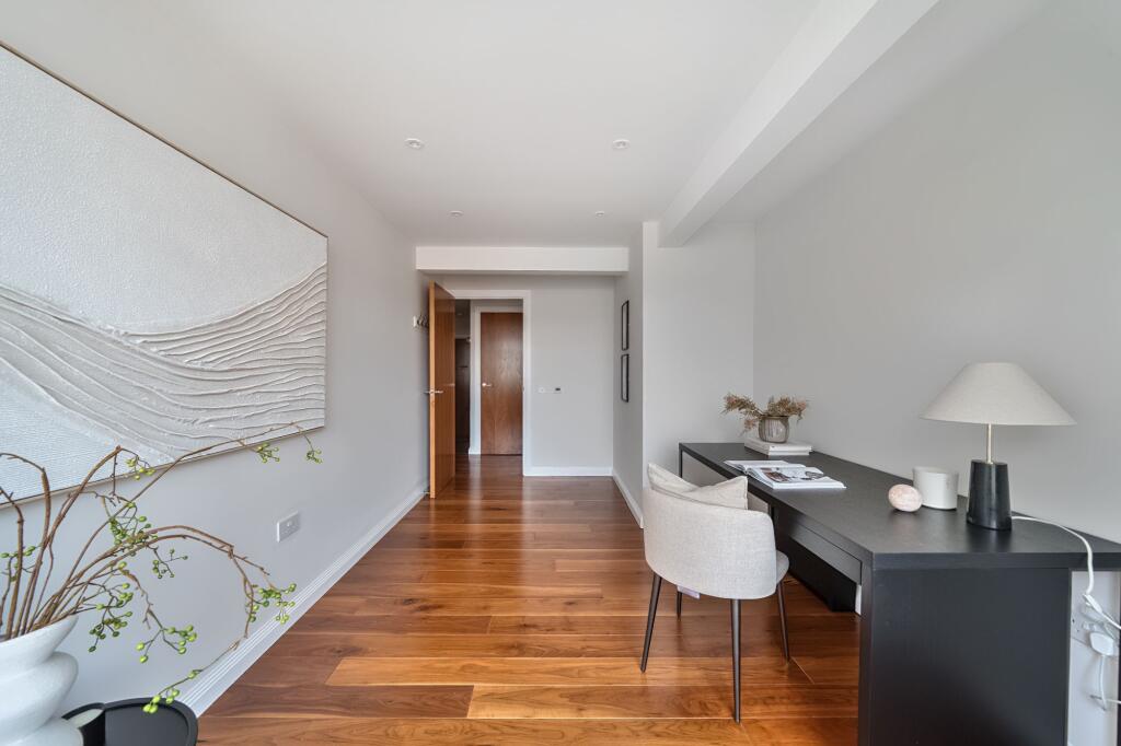 Flat 113 Coles House, 107 -143 Muswell Hill, London, N10 3HS