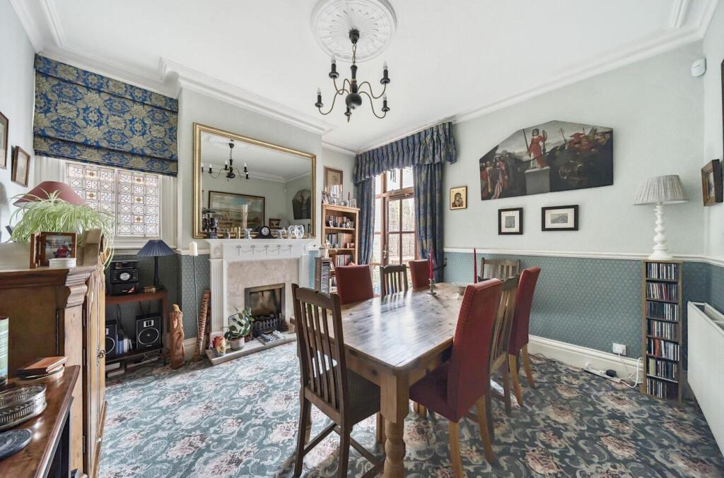 52 Hillmorton Road, Rugby