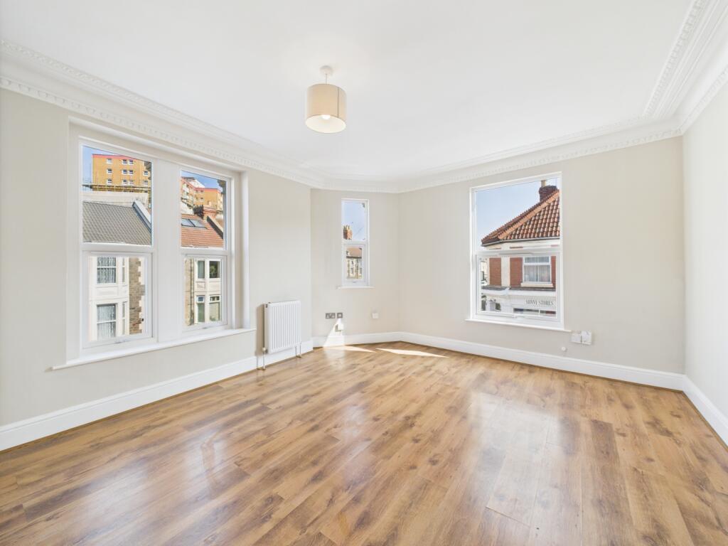 CAM02023G0-PR0162-STILL006