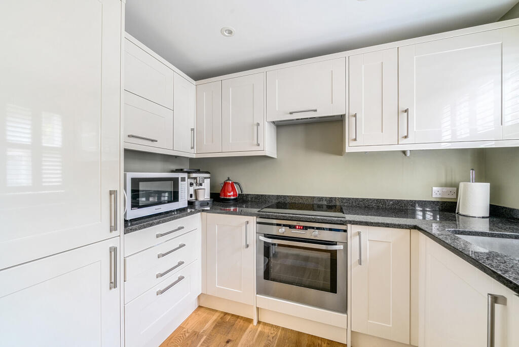 1332748-12-688887...