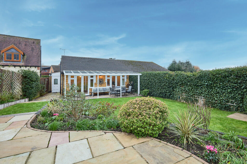 Edward Knight 202...