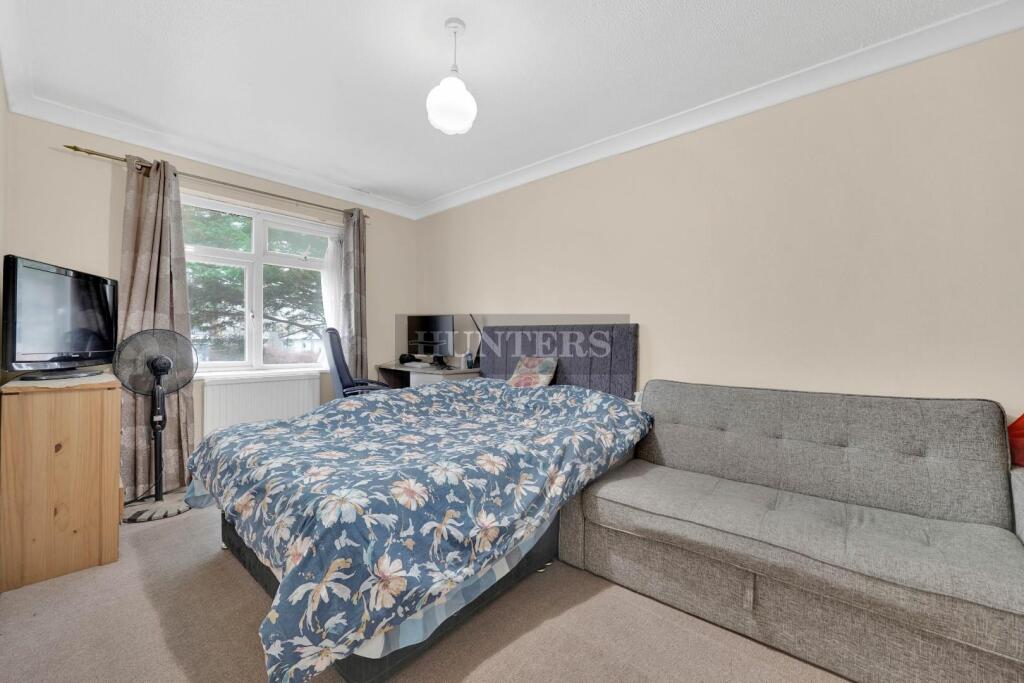 Master Bedroom .jpg