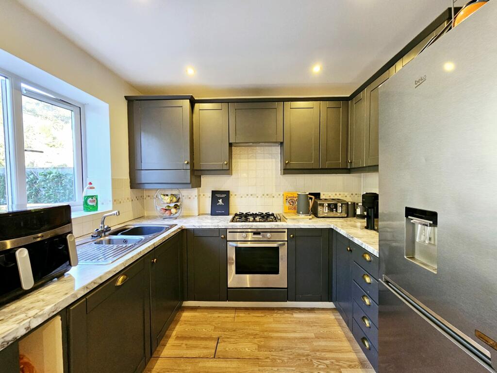 b4e07a0e-e9fc-4e92-82b3-66018a78e15e