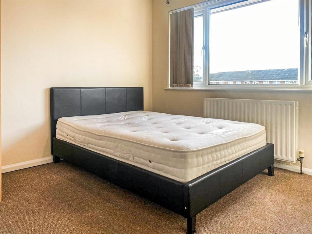 bed 2.jpg