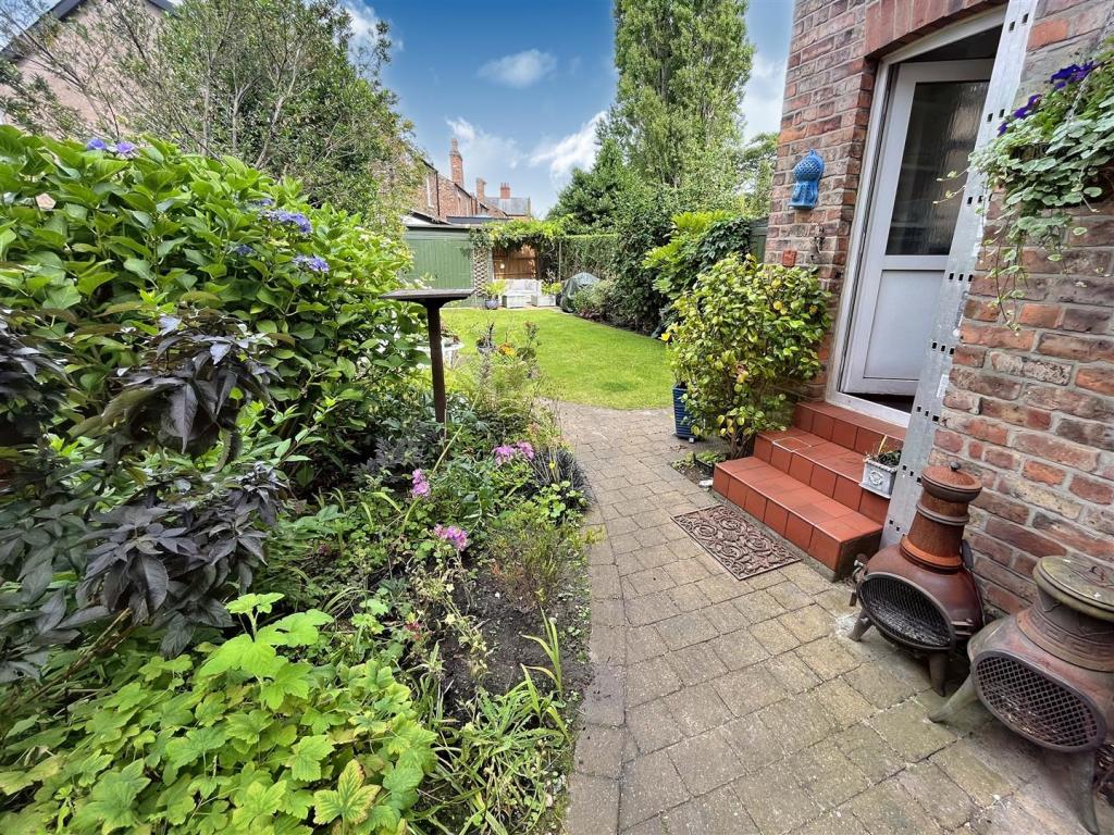 Gardens 6.jpg