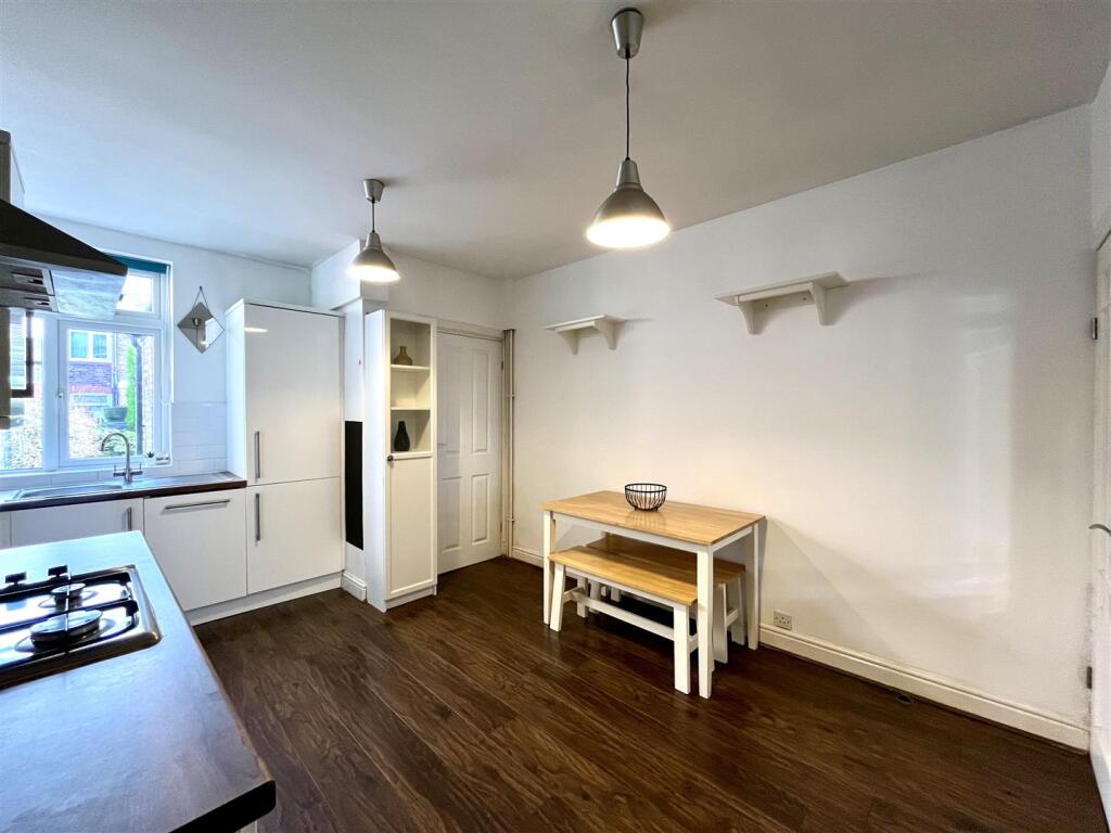 Dining Kitchen Aspect 2