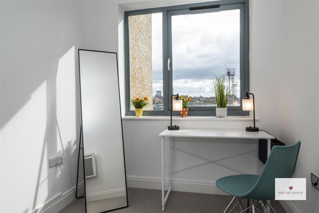 Regents Park Road 10@208-010 HR - HPA.jpg