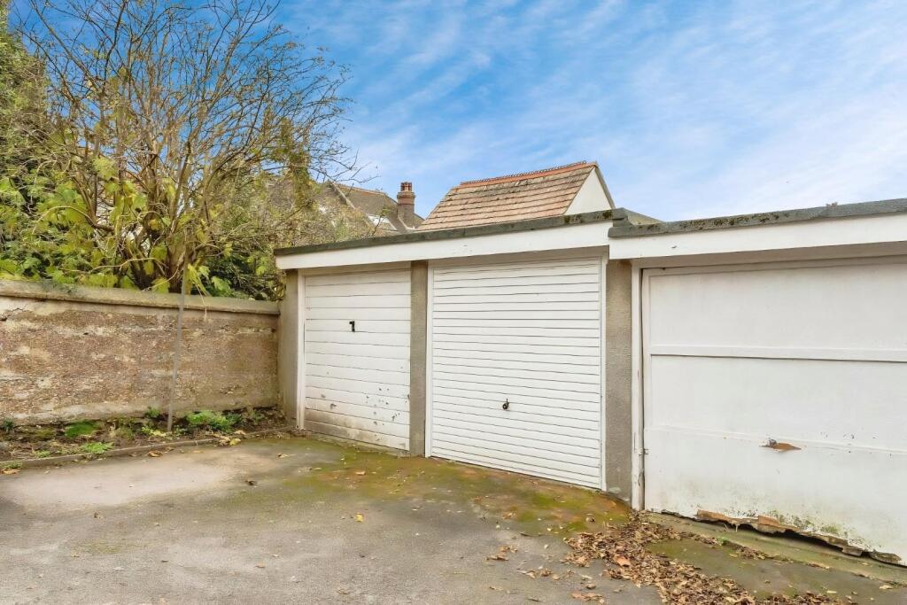 Garage.jpeg