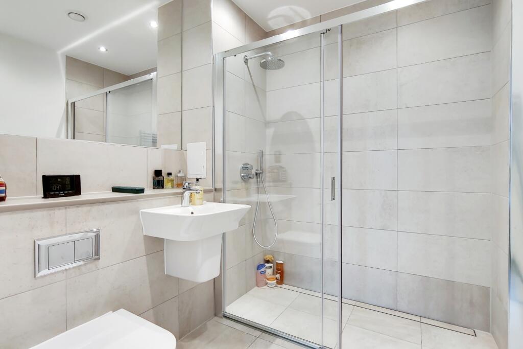 11_Master_Ensuite_6