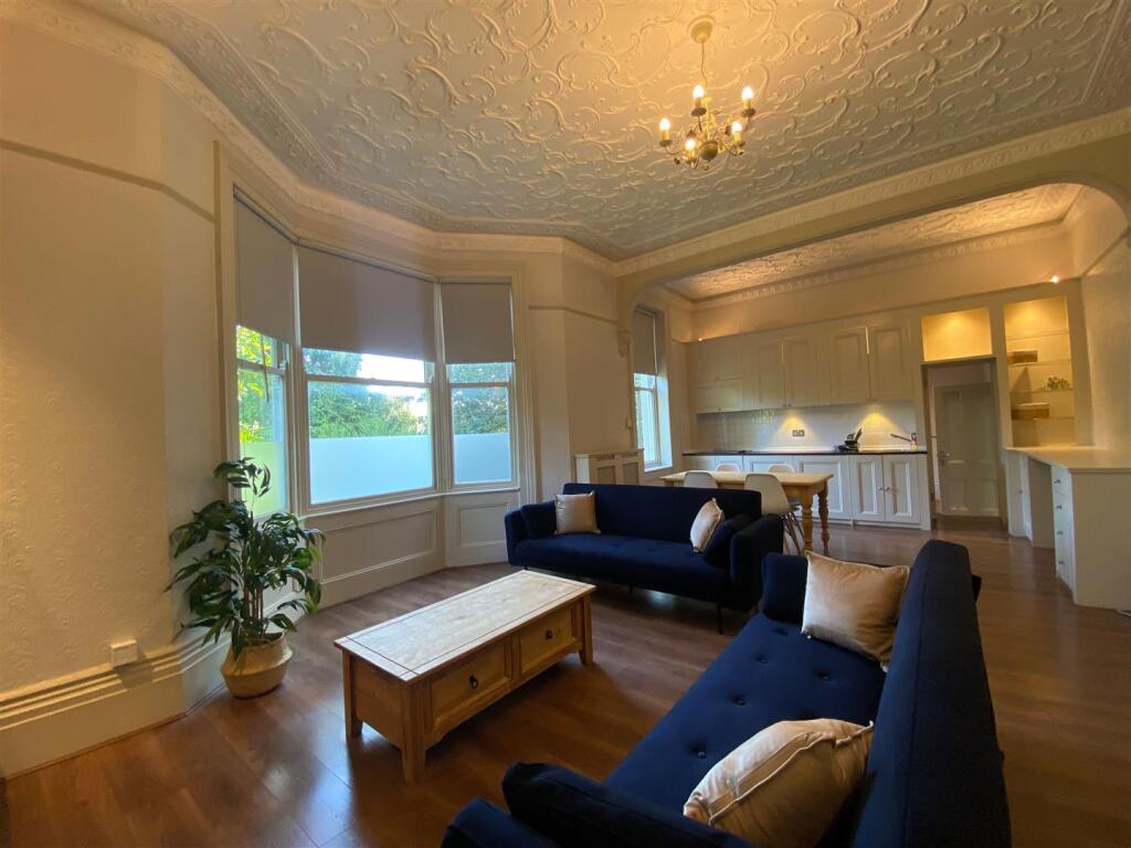 1, 99 BUCKINGHAM ROAD LOUNGE NEW.jpeg