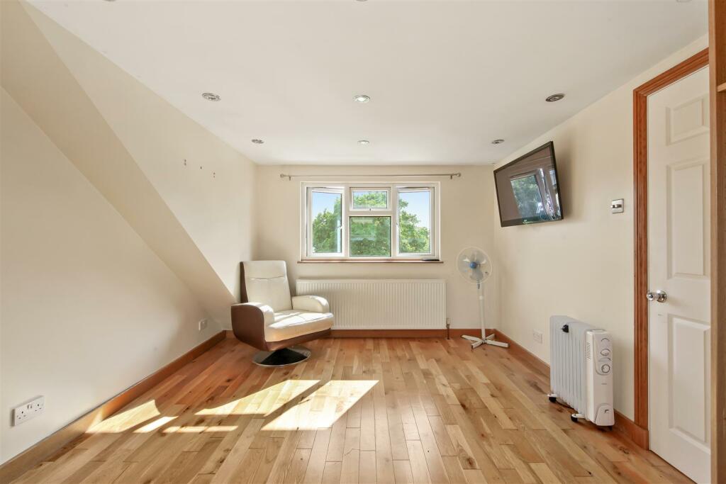 25 Alder Grove - 5BEeNl2hLyFQTSrjJimu.jpg