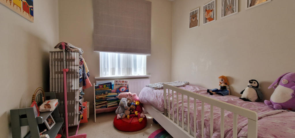 FRONT BEDROOM