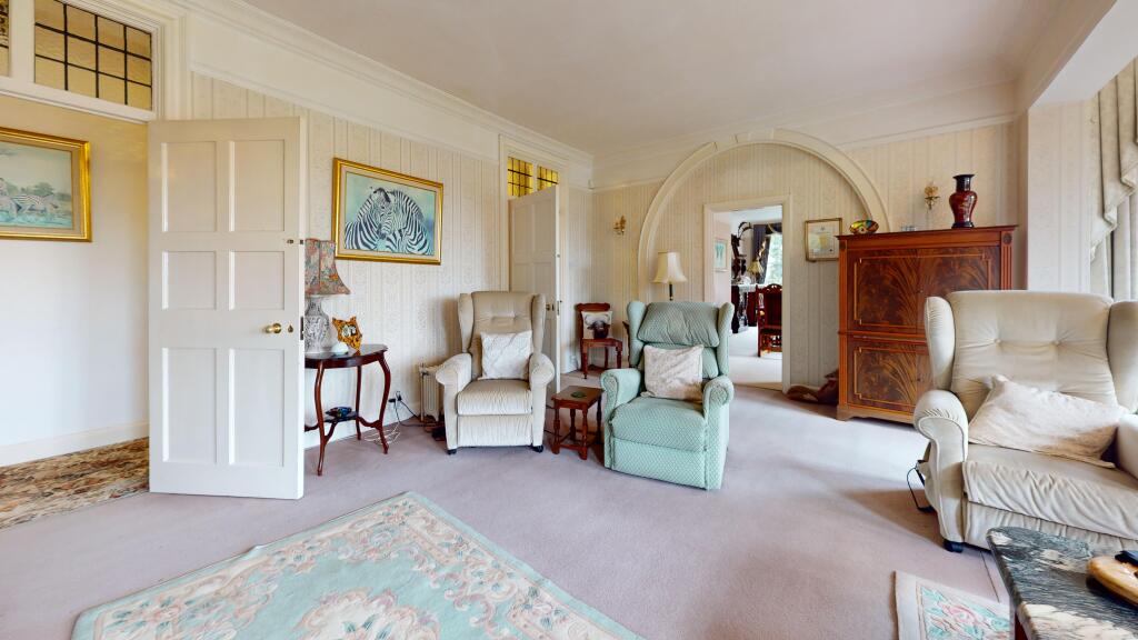 Sowberry Court, Moulsford, Wallingford, Oxfordshire OX10 9JG