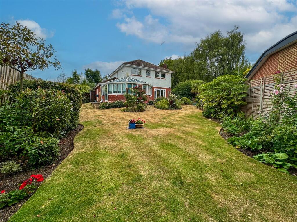 2 Rawlins Close, N3 (22)-Edit.jpg