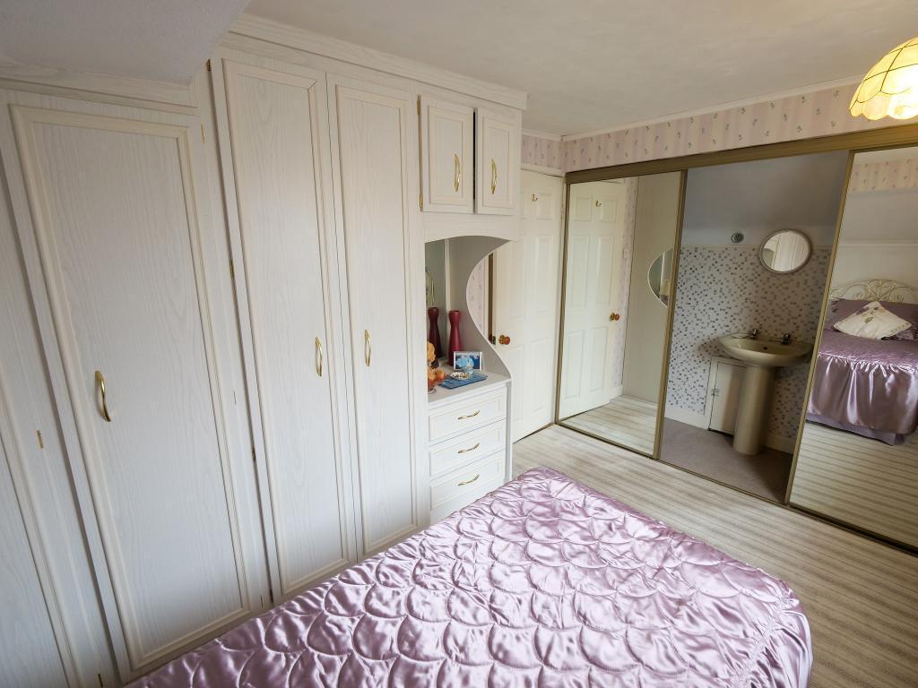 Master Bedroom Dual Aspect