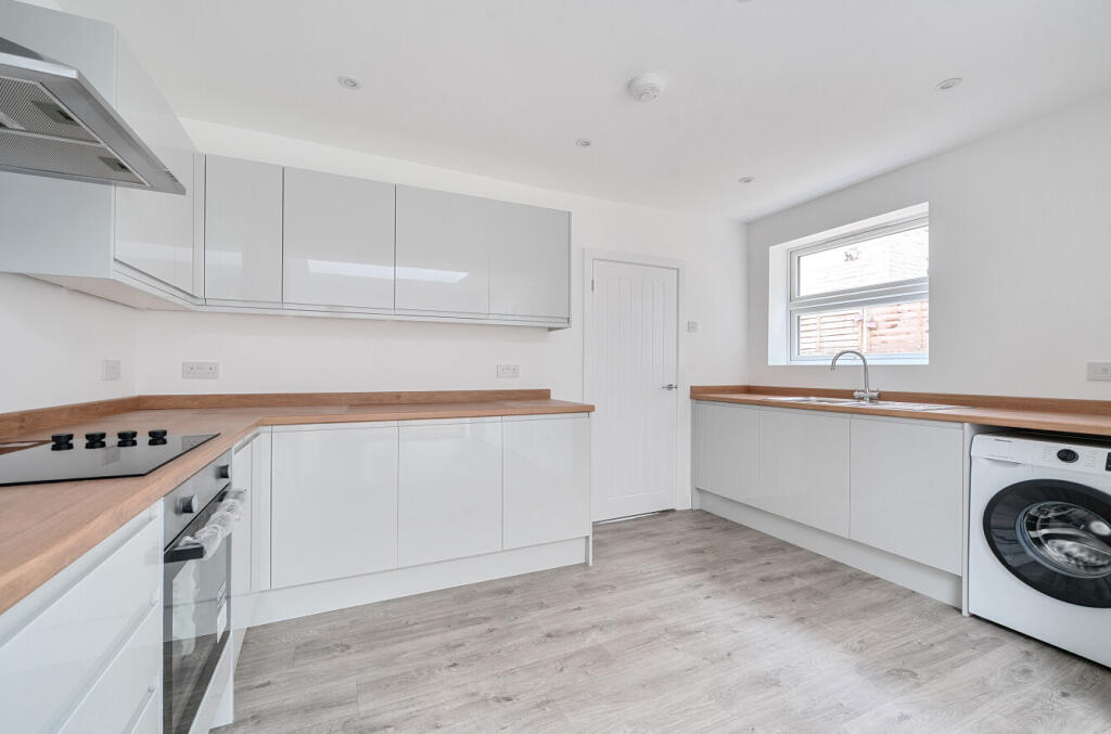 1363078-11-68de97...