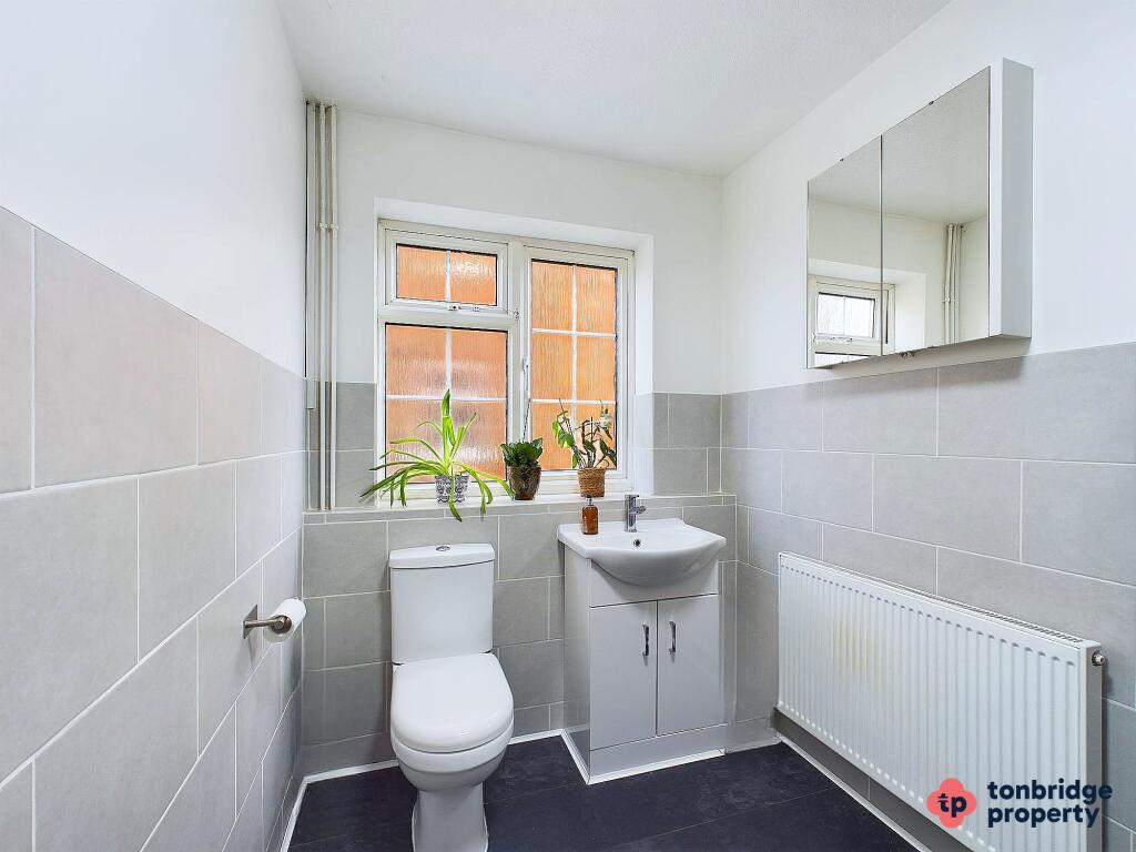 CAM03742G0-PR0018-STILL010