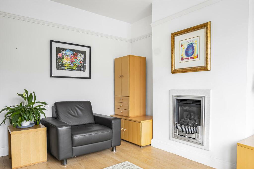 Cleeve View Road | Family Room