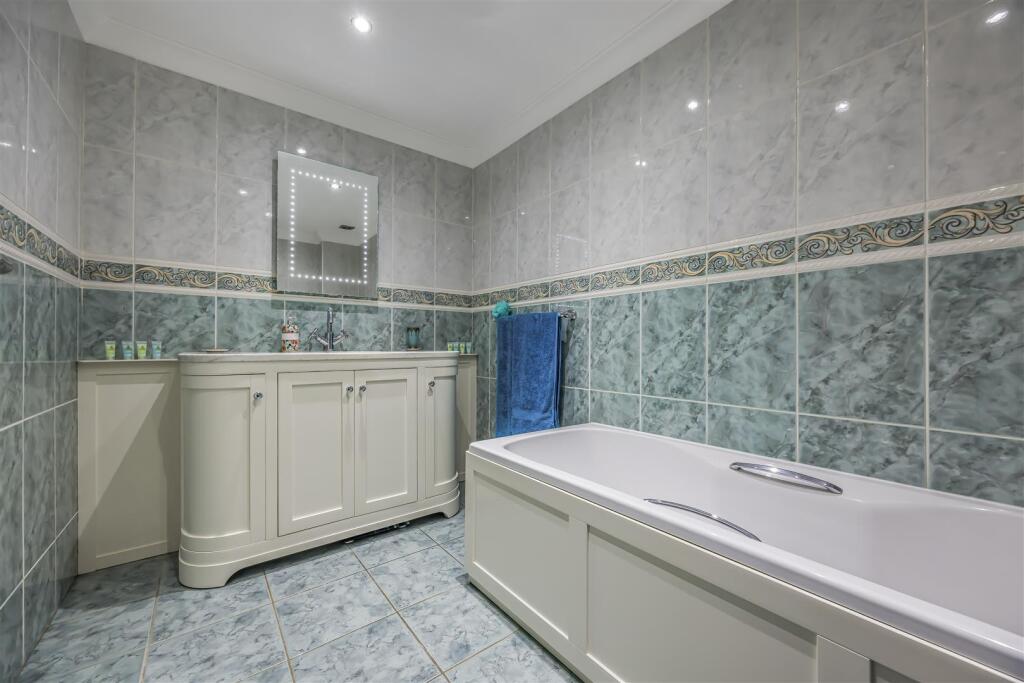 7 Branksome Chase, 82 Penn Hill Avenue, Poole-Port