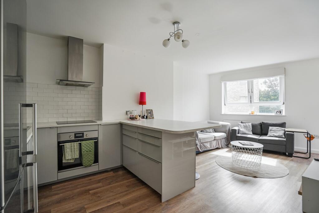 Flat 14, Albert Starr House, Haddonfield Estate, Bush Road, Surrey Quays, London SE8 5AS