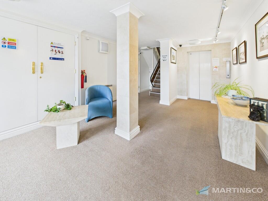 CAM02318G0-PR0557...