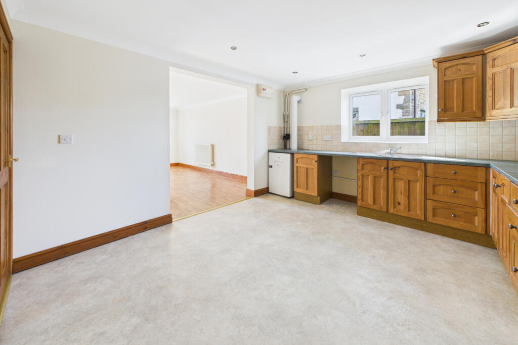 Kitchen / DIning Area