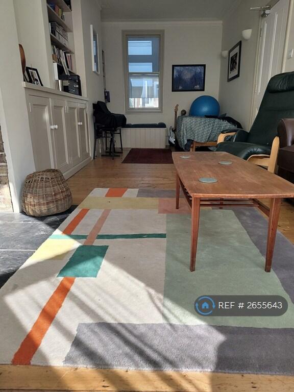 Double Lounge 8 x 3.3 m 