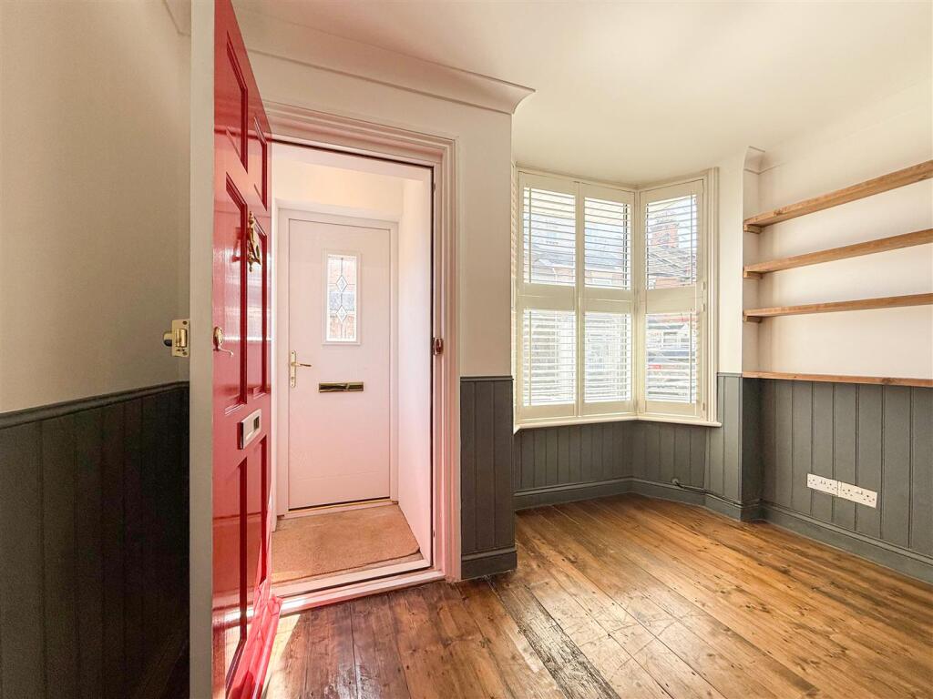 entrance/lounge