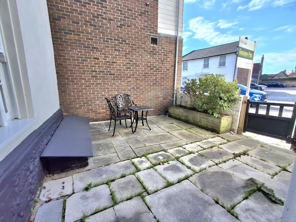 Front Courtyard Garden