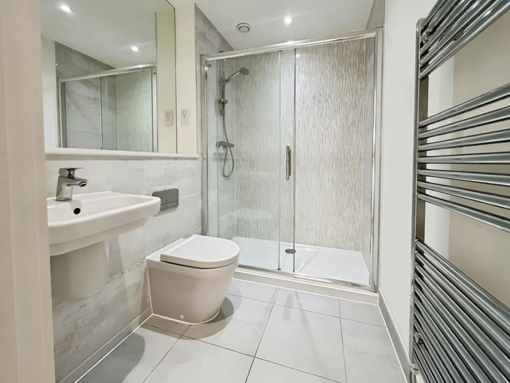 d6dd63f0-thumbnai...