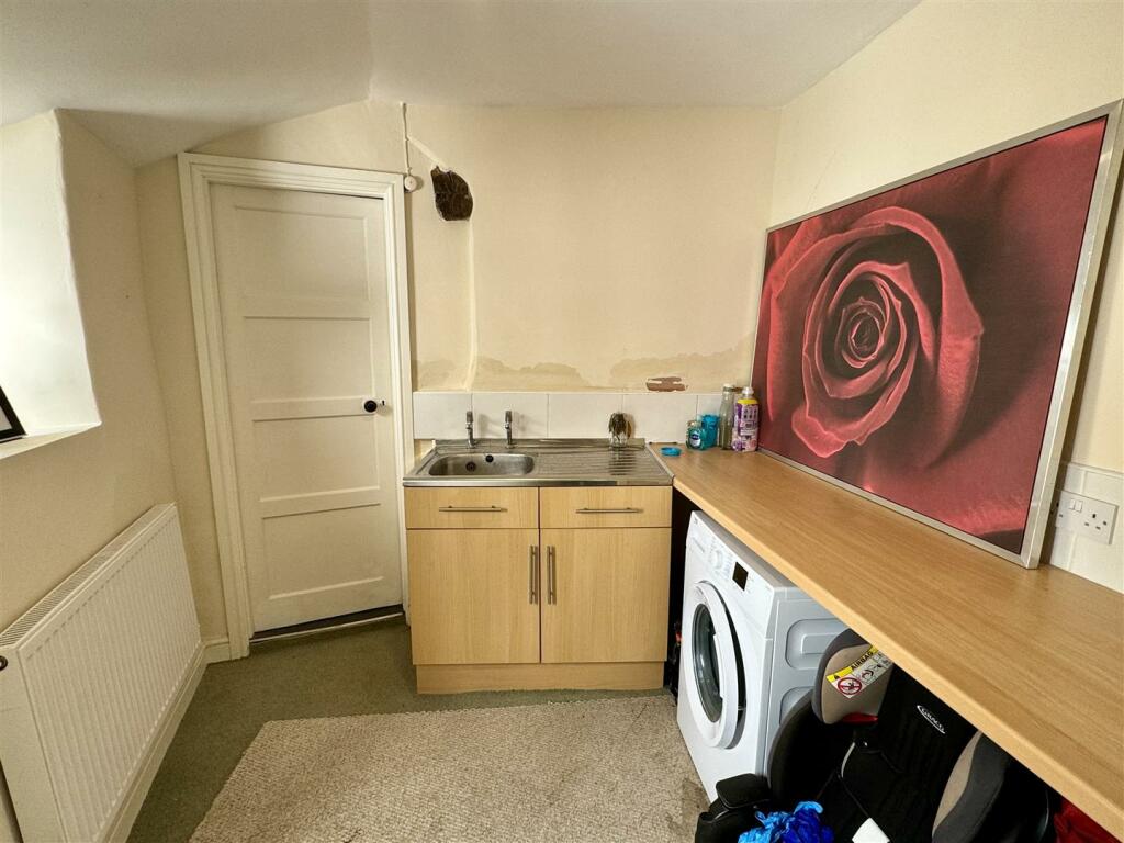 Rear Hallway/Utility Room