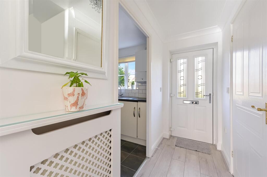 DE BURGH GARDENS 42 (2).jpg