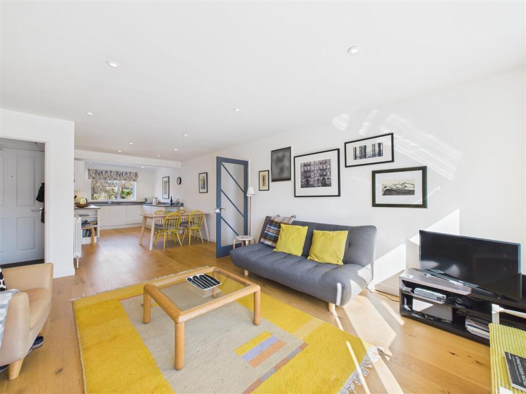 Open plan sitting/living area