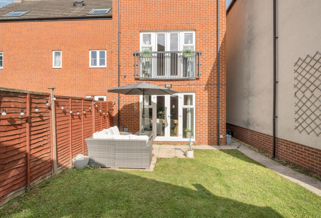 1348318-20-68cd81...