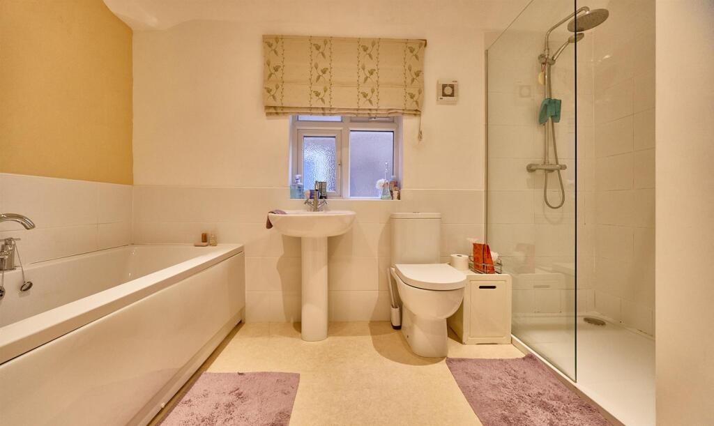 En Suite Bathroom to side