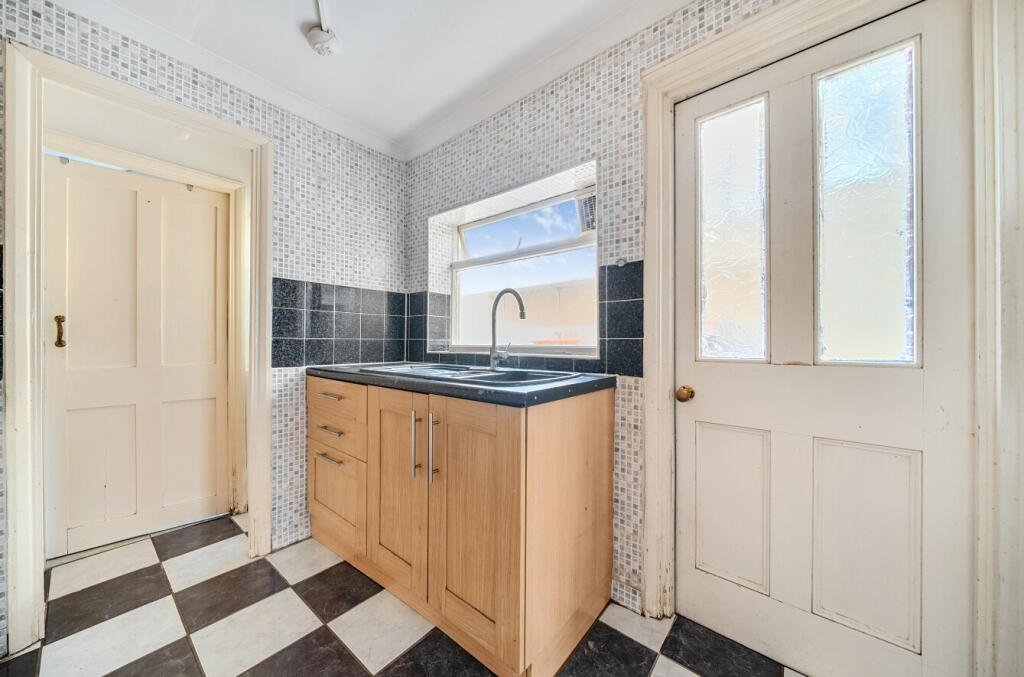 1358572-10-68d471...